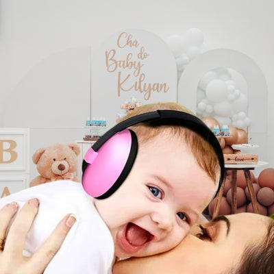 Casque antibruit rose au design ergonomique pour un port prolongé et confortable pour bébé avec QuietNest