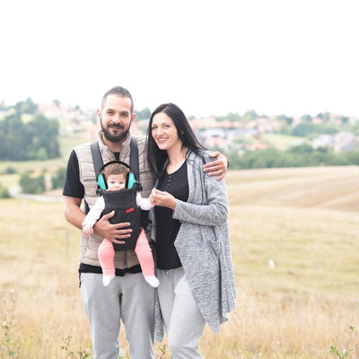 Casque antibruit bébé vert, parfait pour des sorties en famille tout en garantissant une protection sonore optimale avec CalmProtect