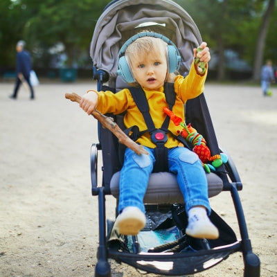 Casque anti bruit bleu pour bébé assurant calme et protection auditive, SafeSound