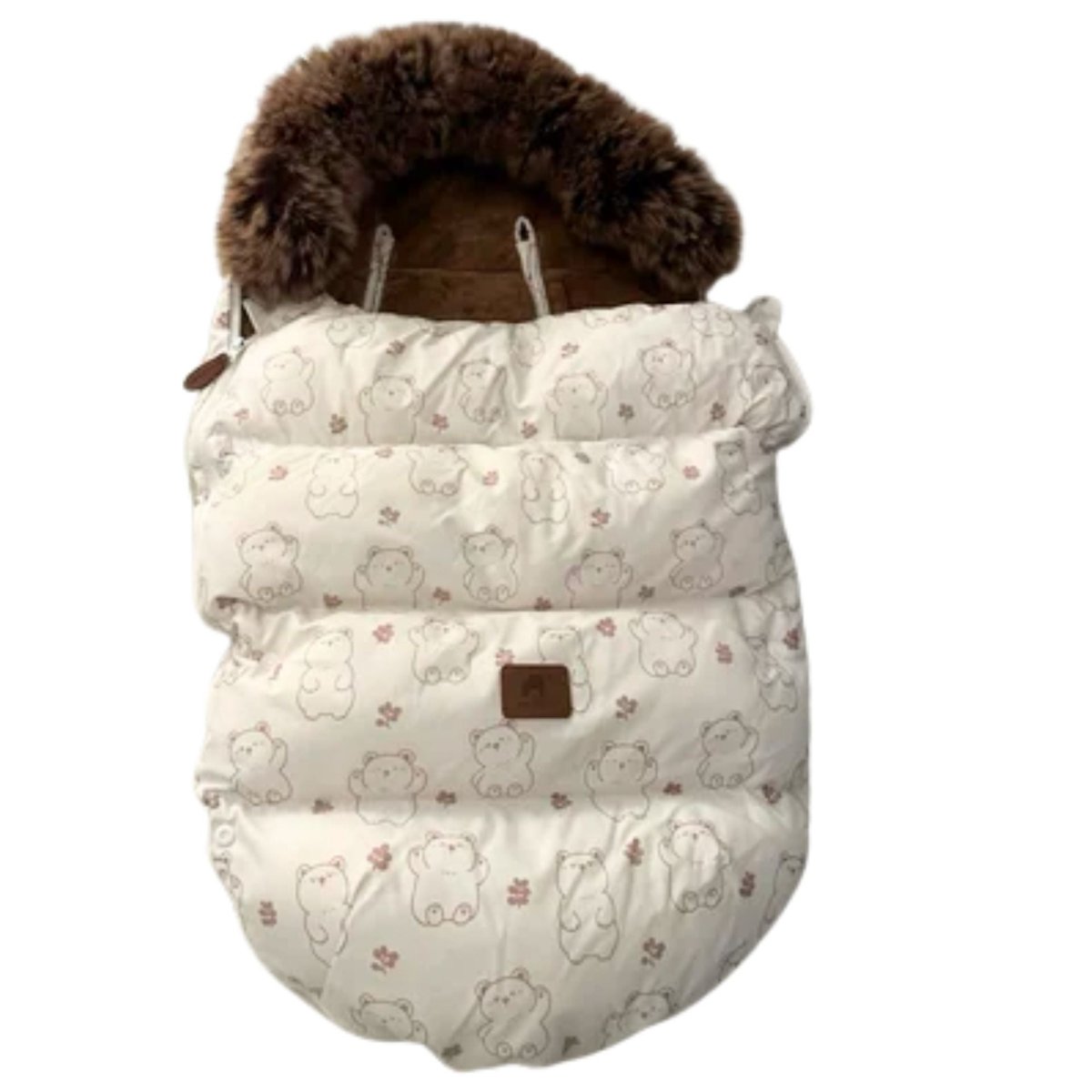 Chanceliere bebe chaude avec capuche en fausse fourrure et motif ourson beige sur fond blanc