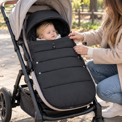 Chanceliere impermeable poussette Étanche noir avec rabat ajusté devant bébé dans la poussette