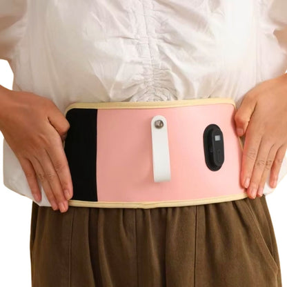 Chauffe biberon rose porté autour de la taille d’un adulte