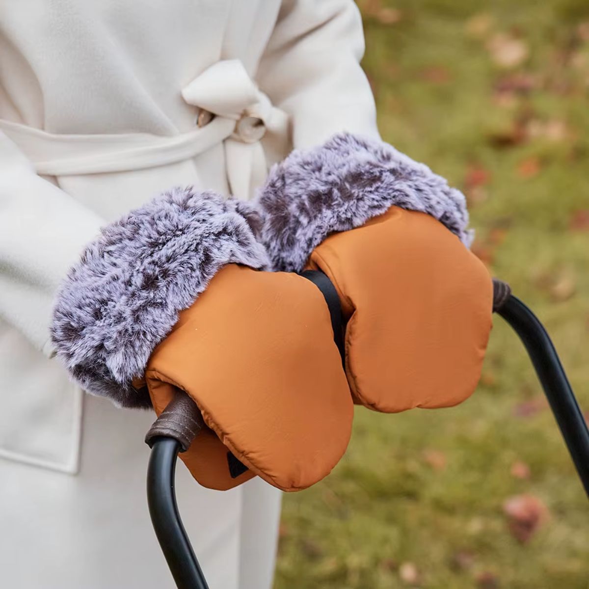 Gants de poussette camel avec poignets effet fourrure grise