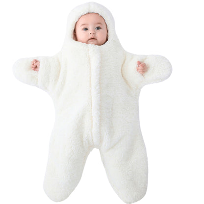 Nid d’ange bebe blanc avec bébé endormi à l’intérieur, installé en toute sérénité