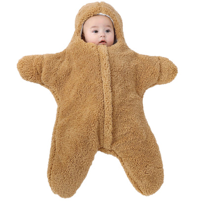 Nid d ange cosy avec bébé réveillé en position semi-assise, enveloppé dans le cocon