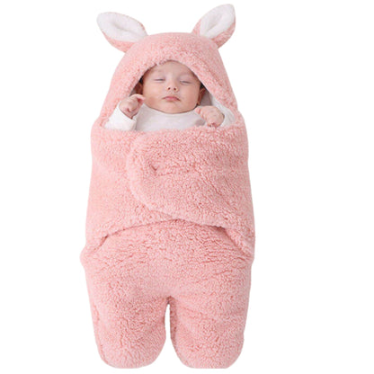 Nid d’ange siege auto rose avec bébé endormi, ceinturé dans le siège auto