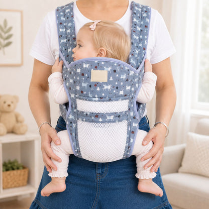 Porte-bébé à panneau amovible bleu gris à motifs, vue frontale avec poche en maille et bébé porté face au parent