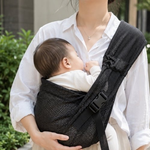 Porte-bébé à une épaule noir en maille 3D avec boucle réglable, port diagonal ou latéral en extérieur