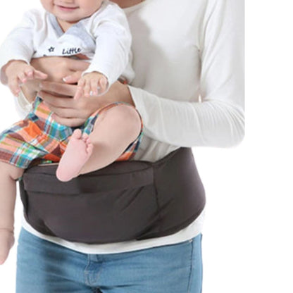 Porte bébé frontal avec bébé installé face au parent en position physiologique