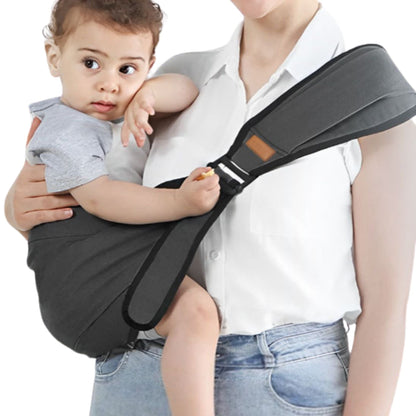 Porte bébé en face, bébé installé confortablement avec maintien dorsal naturel