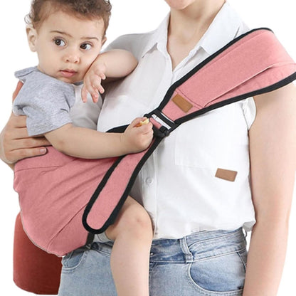 Porte bébé porté en frontal, bébé bien calé contre le parent avec appui-tête souple