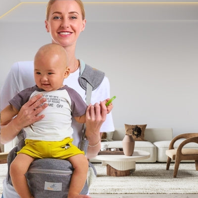 Porte bébé naissance gris BabyCarrier, offrant un confort apaisant pour favoriser le sommeil de votre enfant lors des déplacements