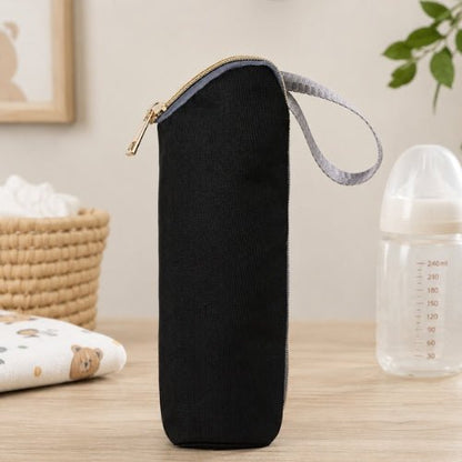 Porte biberon isotherme noir avec biberon placé dans le compartiment individuel