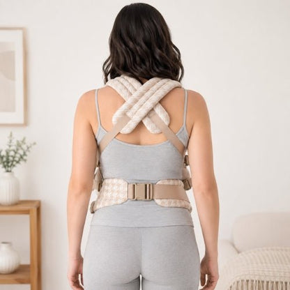 Porte kangourou bebe beige avec bretelles croisées dans le dos, vue arrière