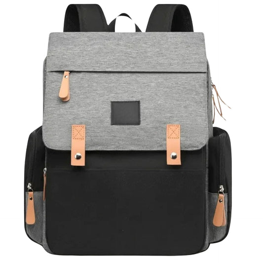 Sac à dos à langer vu de face avec poches zippées et design structuré