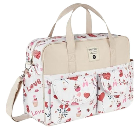 Sac a langer chic beige rosé motif love, modèle élégant pour maman stylée