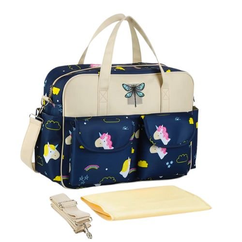 sac bebe licorne bleu nuit avec tapis a langer jaune plie et bandouliere creme